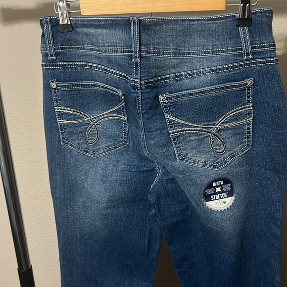 WALLFLOWER Size 9 Bootcut Jeans NWT Curvy fit - Picture 3 of 5